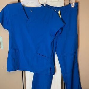 Spread good cheer wonder wink stretch blue uniform Top medium pants large